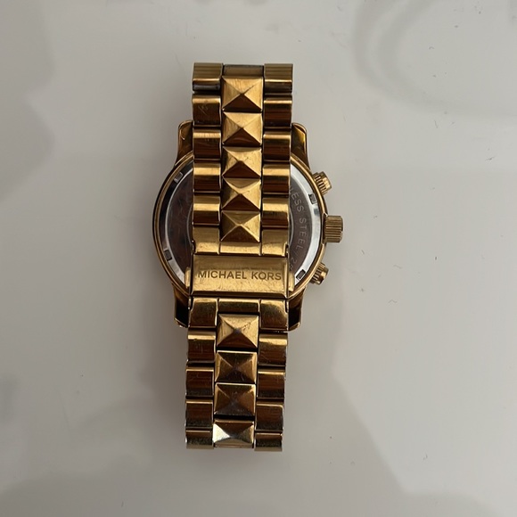 Michael Kors Limited Edition Studded Runway - Gold - Picture 2 of 2